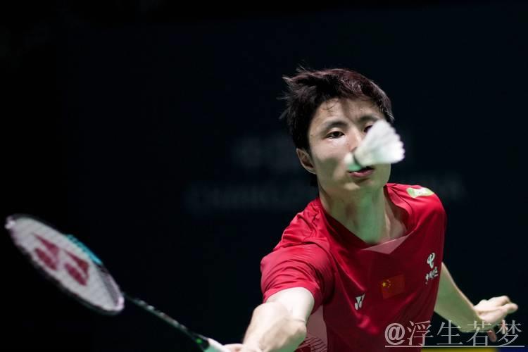 石宇奇逆袭王正行勇夺中国羽毛球公开赛男单桂冠 石宇奇逆袭王正行勇夺中国羽毛球公开赛男单桂冠