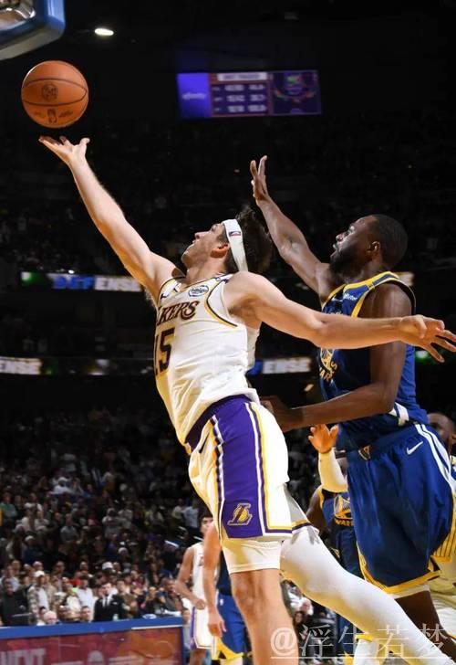 里夫斯三分绝杀 手感火热展现实力