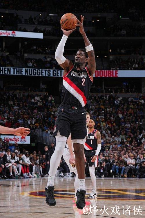 艾顿22+15开拓者力克热火 尼克斯送篮网4连败